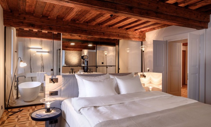 Ljubljana City Centre Hotel | Zlata Ladjica Boutique Hotel