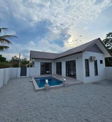 Kampung Pengkalan Maras House | ZN Homestay Mengabang Telipot - Private Pool