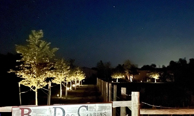 Round Top Cabin | Zoe Cabin - Black Dog Cabins - Round Top, TX