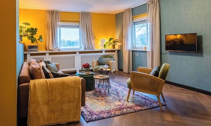 Haren Apartment | Zollhoes; Find the border! On discovery in the border area NL/DE