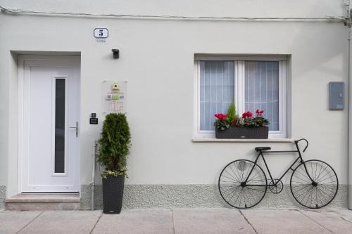 Palmanova House | ZONA 30 Bike Guesthouse