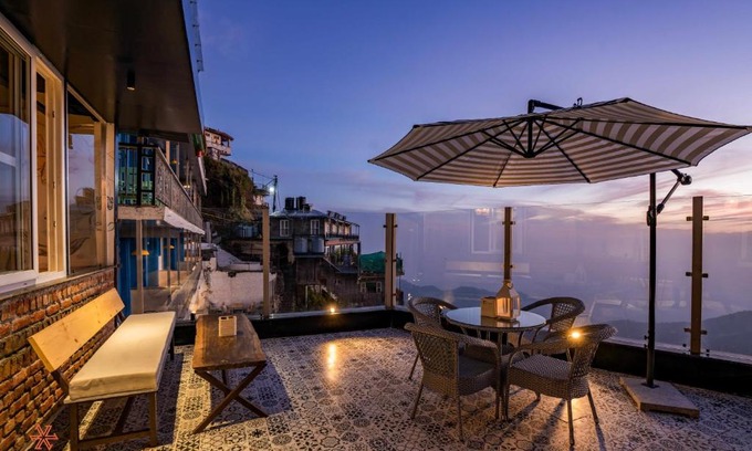 The Mall Road Hostel | Zostel Mussoorie (Mall Road)