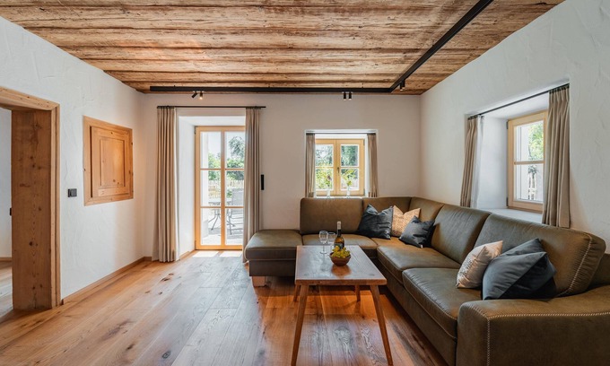 Surberg Apartment | Zuhäusl apartment with idyllic garden view