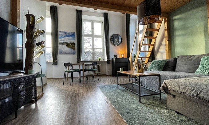 Mitte Apartment | Zum Zollkran - Loft with free parking lot