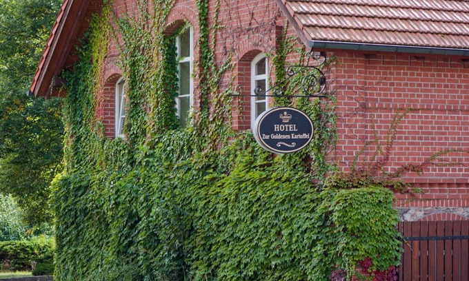 Protzel Hotel | Zur Goldenen Kartoffel