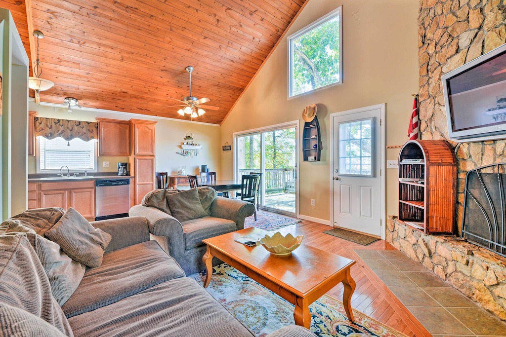 Waterfront High Rock Cottage Dock | Southmont