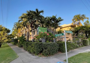 Bay Village Tropical Retreat