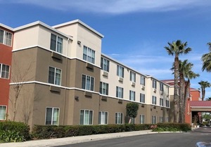 Holiday Inn Express & Suites Tracy, an Ihg Hotel