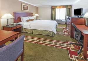 Howard Johnson by Wyndham Pasadena