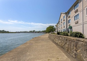 Comfort Inn River's Edge