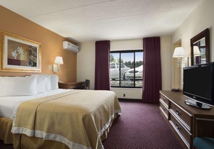 Days Inn by Wyndham New Stanton PA