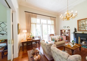 Lovely Guesthouse in Pretoria Welcoming You on a Spacious Room with Breakfast