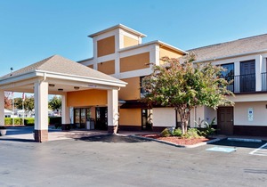 Quality Inn & Suites Matthews