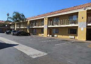Riverside Inn & Suites