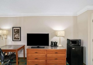 La Quinta Inn and Suites