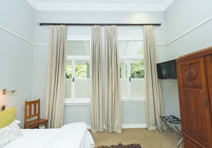 Lovely Guesthouse in Pretoria Welcoming You on a Spacious Room with Breakfast