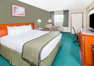 Days Inn by Wyndham Hannibal