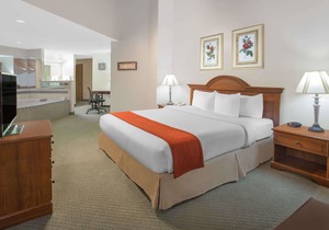 Baymont by Wyndham Freeport