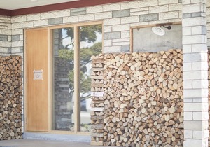 haku hostel + cafe bar