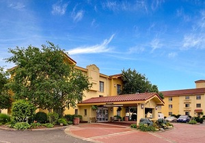 La Quinta Inn by Wyndham Pittsburgh Airport