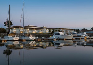 The Marina Inn on San Francisco Bay