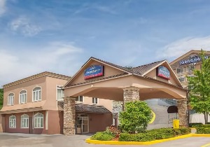 Howard Johnson by Wyndham North Bergen