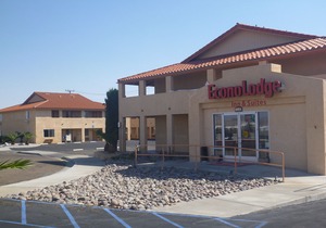 Econo Lodge Inn & Suites Near China Lake Naval Station