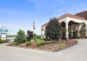 Days Inn by Wyndham New Stanton PA