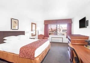 Ramada by Wyndham Barstow