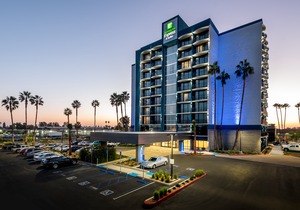 Holiday Inn Express and Suites Santa Ana - Orange County, an Ihg Hotel