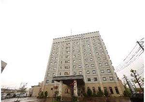 Hotel Route-Inn Tsubamesanjo Ekimae