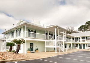 Key West Inn - Millbrook