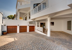 Limoni Luxury Suites