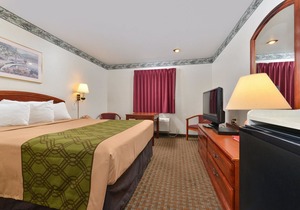 Econo Lodge Inn & Suites Corning