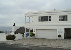 Dolphin House Apartments