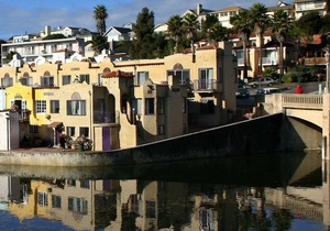 Capitola Venetian Hotel