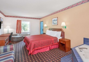 Days Inn by Wyndham North Columbia Ft. Jackson