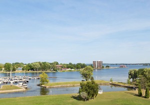 Ramada by Wyndham Belleville Harbourview Conference Centre