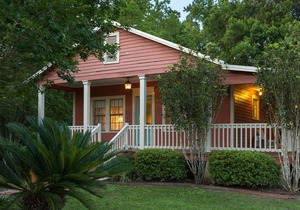 Maison d'Memoire Bed & Breakfast Cottages