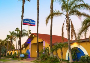 Howard Johnson by Wyndham National City/San Diego South
