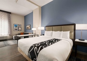 La Quinta Inn & Suites by Wyndham San Bernardino