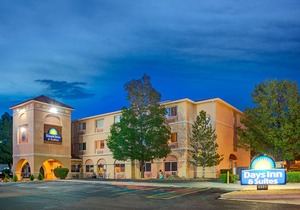 Days Inn & Suites by Wyndham Airport Albuquerque