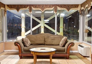 Days Inn by Wyndham Knoxville West