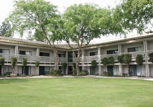 Piccadilly Inn Airport