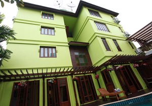 Rich Lanna House