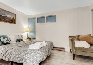 Newly Remodeled Mountain Condo In The Heart Of Bear Valley!: Creekside Condo 106