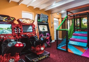 3 bedroom accommodation in Towyn