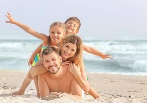 Dog friendly caravan to hire at Breydon Water Holiday Park in Norfolk ref 10101B