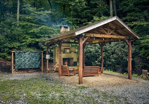 'Peaceful Getaway' Penrose Cabin w/ Hot Tub & Pond