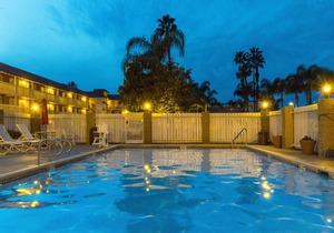 Ramada by Wyndham Costa Mesa/Newport Beach